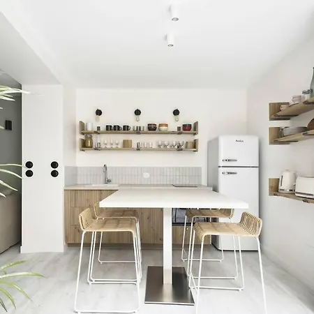 Mykeypers - Cosy & Design Parisian Flat 4p - Batignolles Apartment